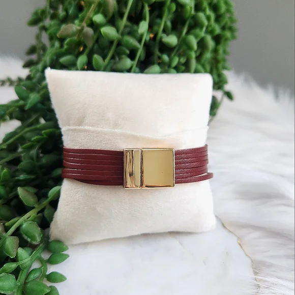 New Ryze Women's Burgundy & Gold Vegan Leather Magnetic Wrap Bracelet - Picture 3 of 6
